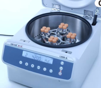 Instalação de rotor de balanço para centrífuga L500-A