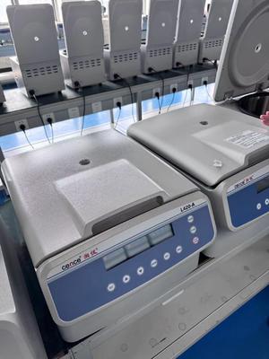 Centrífuga de baixa velocidade Cence L420-A, capacidade 12x20ml, 4200rpm