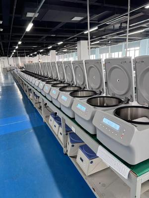 Centrífuga de baixa velocidade Cence L420-A, capacidade 12x20ml, 4200rpm