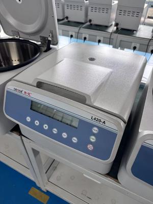 Centrífuga de baixa velocidade Cence L420-A, capacidade 12x20ml, 4200rpm