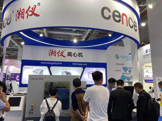 Centrífuga Refrigerada de Alta Velocidade 25000rpm com RCF de 50560xg e Capacidade de 6x100ml para Uso Laboratorial